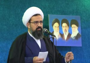 انتقاد تند امام جمعه از آقازاده‌ای که آدرس غلط به مردم می‌دهد